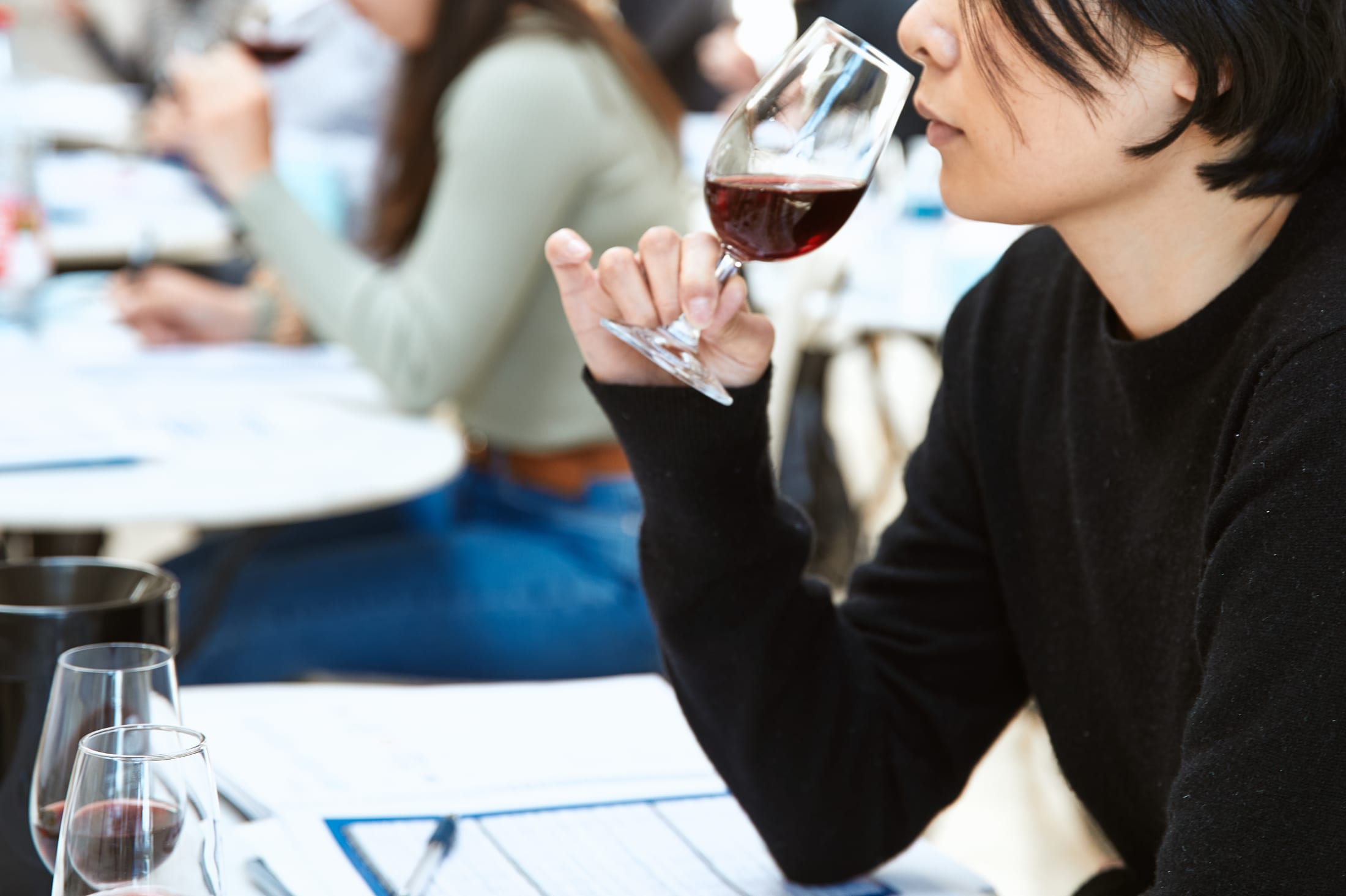 Study Wine in Chinese with École V in Paris or Burgundy